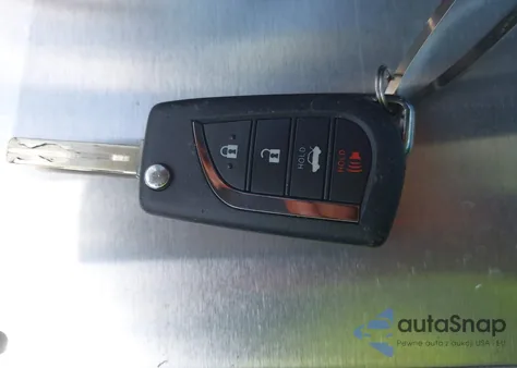 2018 Toyota Camry Le z USA, uszkodzony, nr VIN 4T1B11HK2JU085804